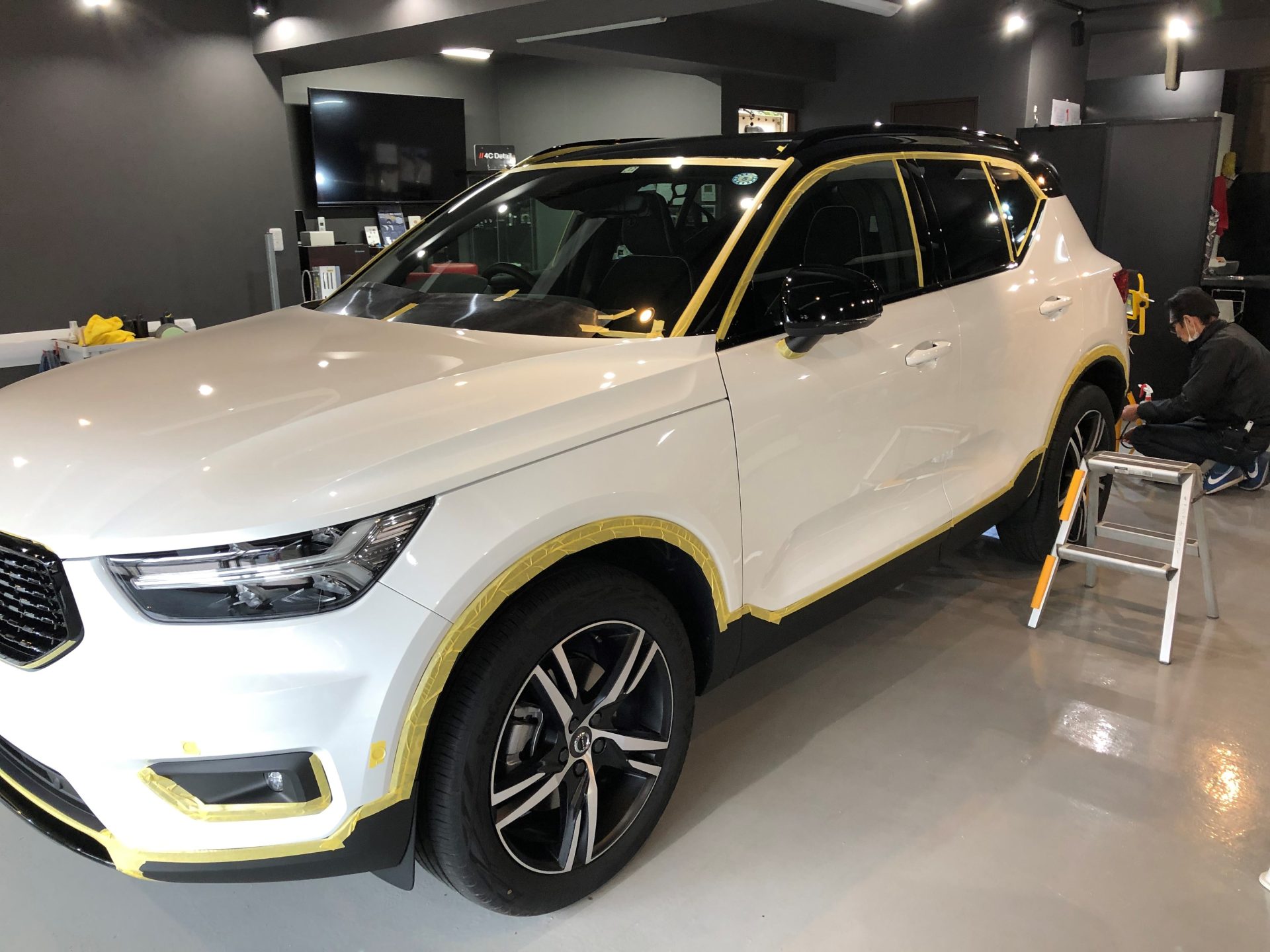 ボルボ XC40 磨き　下地処理